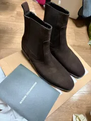 ロマンチックムーブ ブラウン スウェード エーロン チェルシーブーツ 260