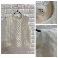 ケーブル編みニットベスト アイボリー