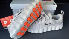 ナイキ マイン ド 002