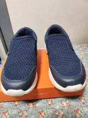 SKECHERS スケッチャーズ