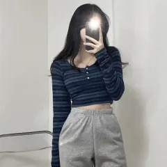 ボーダー柄 クロップド ボタン 長袖Tシャツ