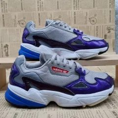 アディダス ファルコン スニーカー 225