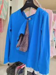 青いパーカー 起毛