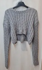 グレー ケーブル編み クロップド ニット