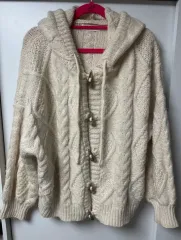 アイボリー色 ケーブル編み WHO フード ニット カーディガン