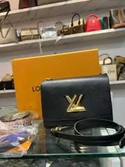 M22036 ルイヴィトン ブラック エピ ツイスト MM トップハンドル トートバッグ