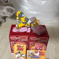 眠るトムとジェリー フィギュア