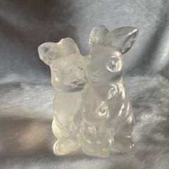 ブルー フローライト ② うさぎ 彫り物 カービング 蛍石 干支 卯 