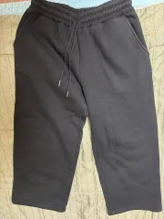 黒色ワイドパンツ