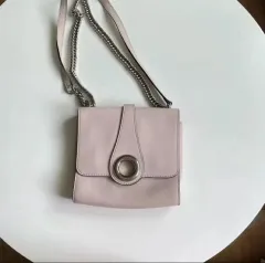 バーバリー チェーンバッグ