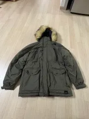 THE NORTH FACE ザノースフェイス ダウンジャケット カーキ色