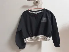 アザーアンドアザー ブラック クロップド スウェット マン