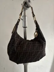 FENDI フェンディ FFロゴ ショルダーバッグ