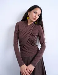 トップショップ レディース トップス Tシャツ Topshop cross over wrap long sleeve top in chocolate BROWN ブラウン