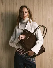 エイソス レディース バッグ スエード ASOS DESIGN faux suede belted tote bag in chocolate チョコレートのサムネイル