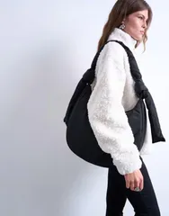 トップショップ レディース バッグ ショルダーバッグ ナイロン パイル Topshop Terry nylon shoulder zip pocket bag Black ブラック