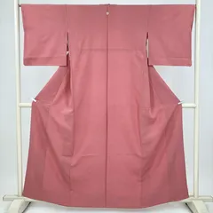 たんす屋 リユース着物（中古） 小紋 珊瑚色 ピンク カジュアル セミフォーマル 伊勢型 鮫 袷 絹【身丈】155.5cm【裄丈】67cm  洗い済 7650000349048