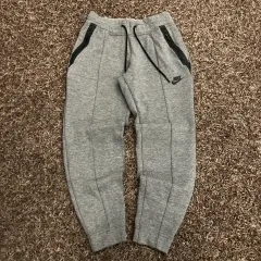 S NIKE テック トレーナー パンツ