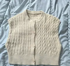 めっちゃかわいい クロップドニットベスト 新品