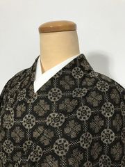 着物 紬 正絹 幾何学模様 花柄 黒 グレー - メルカリ