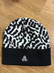 ナイキ ACG ヒョウ柄ビーニー ブラック