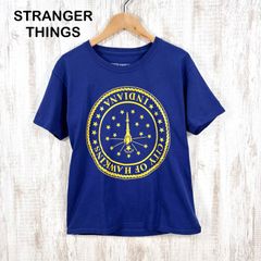 미품 STRANGER THINGS 스트레인저싱스 호킨스 문장 프린트 T셔츠 블루 드라마 유니섹스