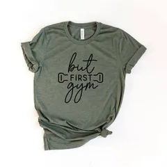 Simply Sage Market レディース トップス Tシャツ グラフィック Simply Sage Market But First Gym Short Sleeve Graphic Teeのサムネイル