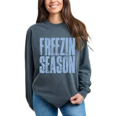 Simply Sage Market レディース トップス Tシャツ グラフィック Simply Sage Market Freezin Season Block Distressed Womensのサムネイル