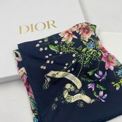 PRADA プラダ シルクスカーフ Details 箱付き - メルカリ