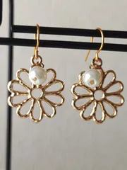 NO414 パール付きゴールドフラワーフックピアス