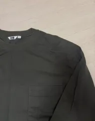 UNIQLO カーキ色 長袖Tシャツ ロングスリーブ
