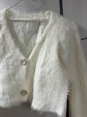 新品) 白 ソフト ファー クロップドカーディガン