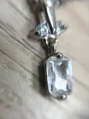 ネックレス　シルバー色　石付き