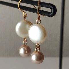 Item thumbnail for item 7f8b29a7-e3fc-4d7c-94de-b1d55a5fa44b