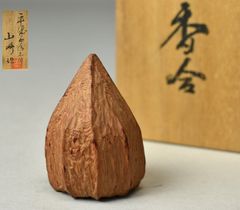 T】茶道具 出雲 楽山焼 長岡住右衛門 空権 松笠 松毬 松ぼっくり 香合