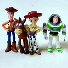 トイストーリー ウッディ ジェシー バズ フィギュア セット