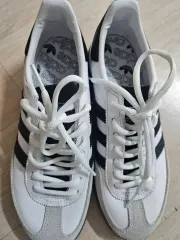 アディダス スペツィアル白黒 スニーカー