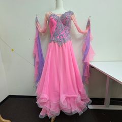 ピンク フリル付き社交ダンスドレス 美品 - メルカリ