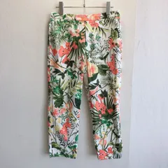 美品✨ 23区 Vingt-Trois Arrondissements クロップドパンツ 花柄 総柄 テーパード アンクル丈 9分丈 細身 スリムパンツ ホワイトベース ボタニカル  ストレッチ  オフィスカジュアル 通勤コーデ 柄パンツ 40サイズ 高見え