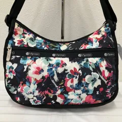 1117　LeSportsac　レスポートサック　 ショルダーバッグ　斜めがけ　紐調節可能　 クラシックホーボー　花柄　Sweet Petals　 スウィートペタルズ　ブラック系　 黒　ナイロン　軽量　レディース