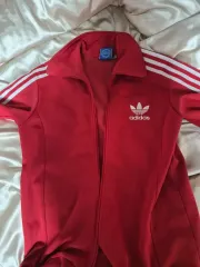 アディダス 赤 ジャージ