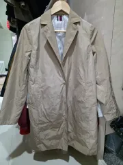 トミーヒルフィガー ベージュ コート型 ジャケット 季節の変わり目