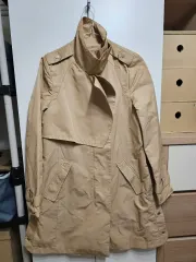 VOV ボブ ベージュ ウィンドブレーカー マウンテンパーカー トレンチコート