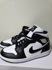 ナイキ エア ジョーダン 1 ミッド ブラック/白