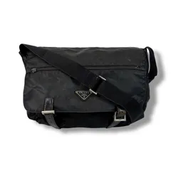 PRADA プラダ　トライアングルロゴ　クロスボディバッグ　ショルダーバッグ　ブラック　NERO テスートナイロン