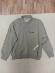 新品 メンズM エッセンシャル Tシャツ