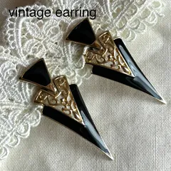 A02001ヴィンテージ 黒エナメルの三角シャープゴールドイヤリング