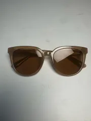 ベージュサングラス