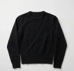 ブラック斜めボーダースリットニット