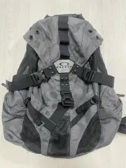 PALACE OAKLEY スカル アイコン バックパック - メルカリ